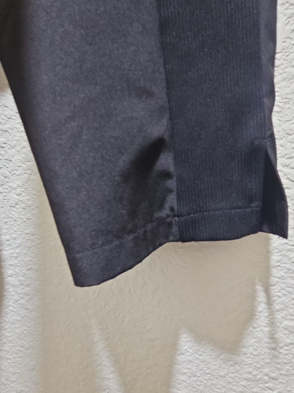 Lane Bryant LIVI Black Cropped Jogger Pants Size 2X (18/20) - Picture 5 of 8